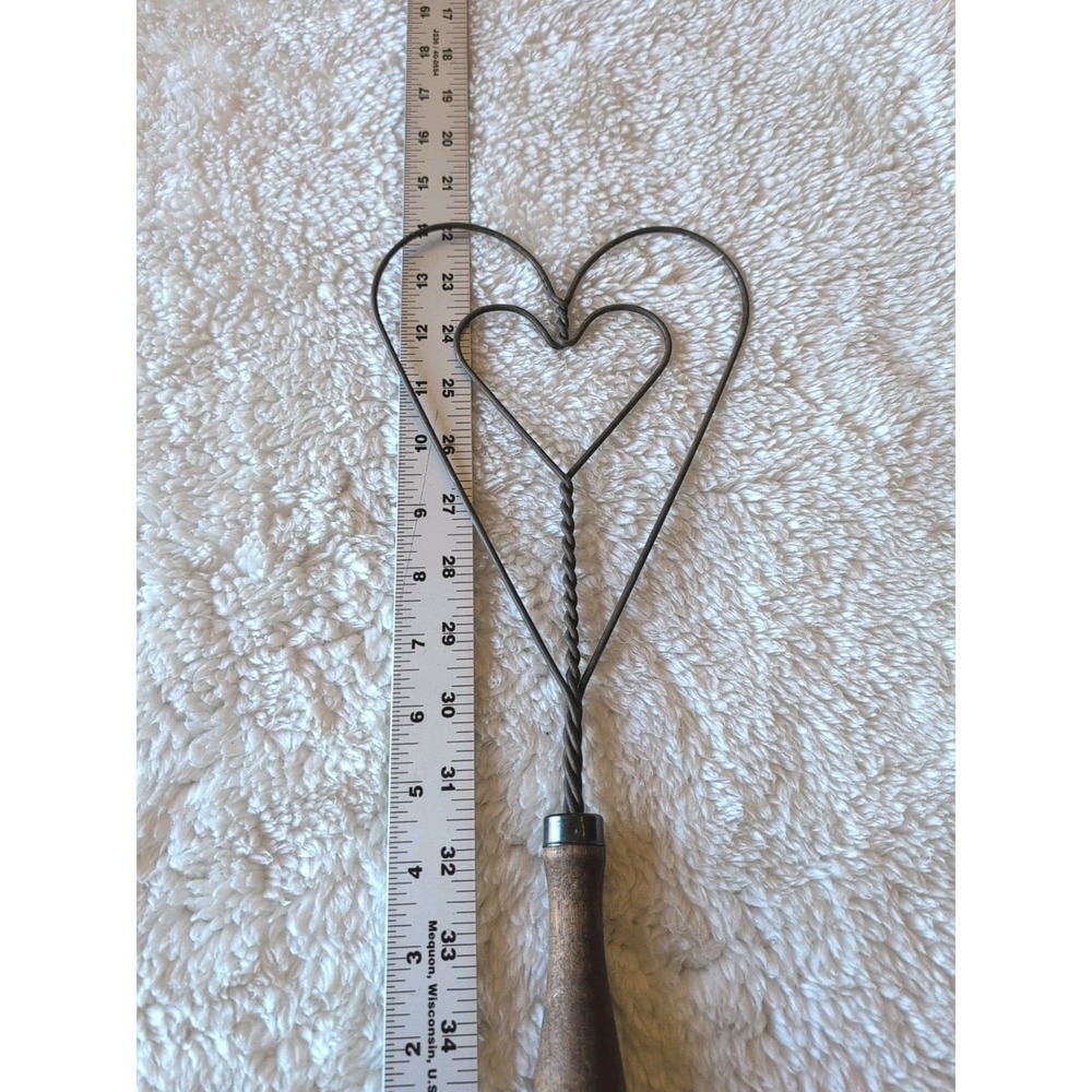 Vtg Primitive Heart Shaped Wire Rug Beater Carpet Wood Handle Farmhouse Decor - Picture 4 of 5